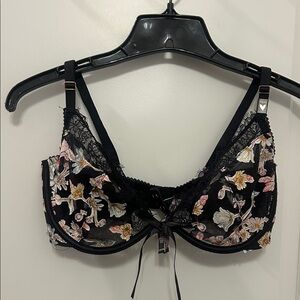 VS Dream Angel Unlined  Embroidered Black Lace Bra